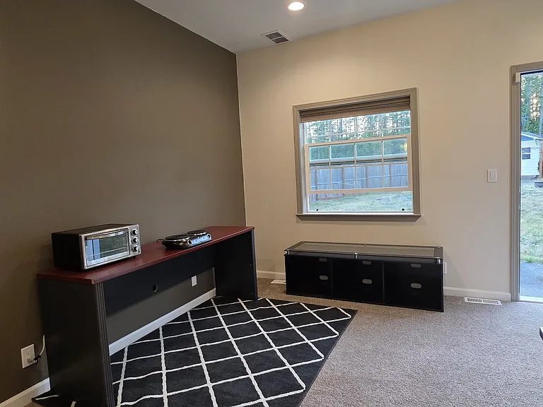 386 Knapp Rd — Photo 4