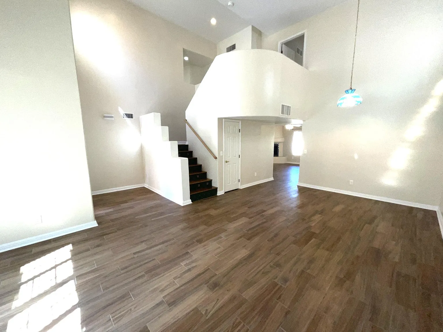 3 bed, 2342 sqft, $2,535 — Photo 4