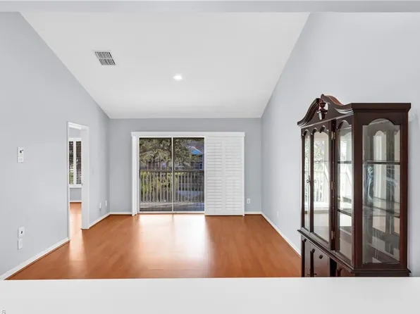 186 Pebble Shores DR #203, NAPLES, FL 34110