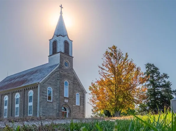 2142 Catholic Church Rd, Hermann, MO 65041