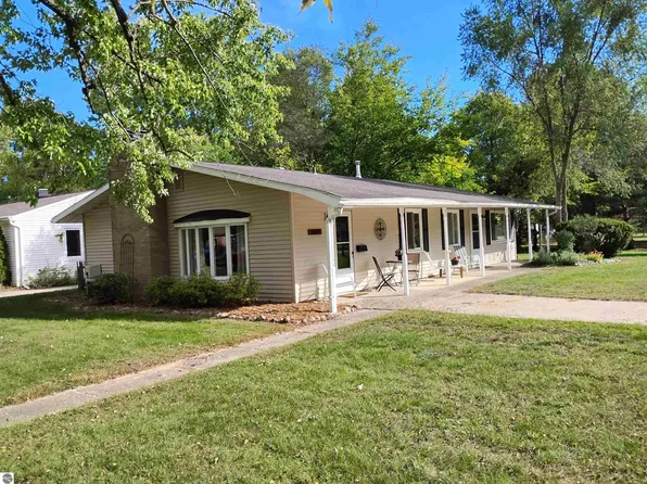 1607 E High St, Mount Pleasant, MI 48858