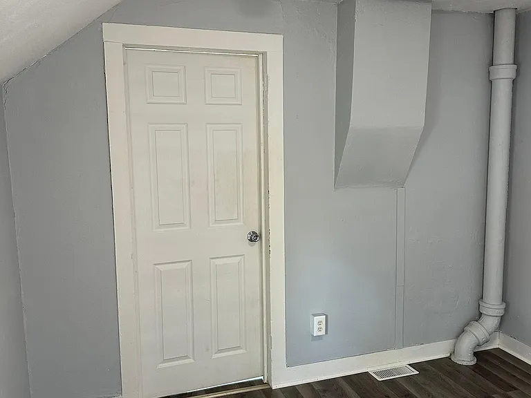 1009 Jackson St — Photo 11