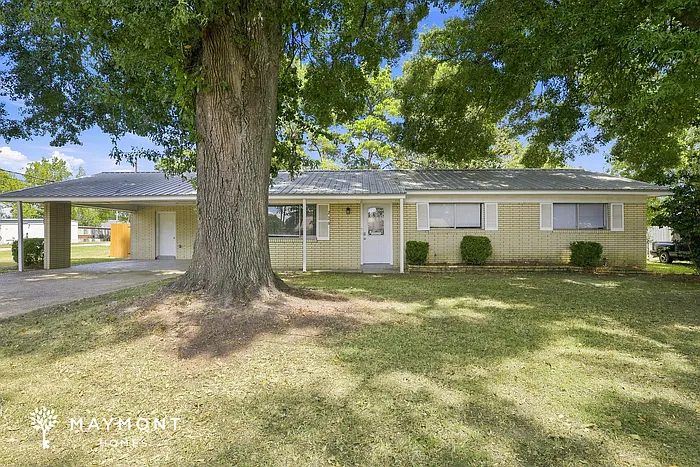 3 bed, 2.0 bath, 1200 sqft, $1,695 — Photo 1