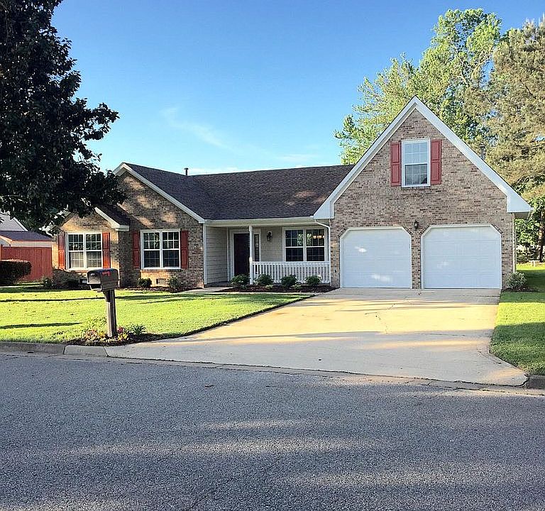 1st image of 613 Woodcott Dr