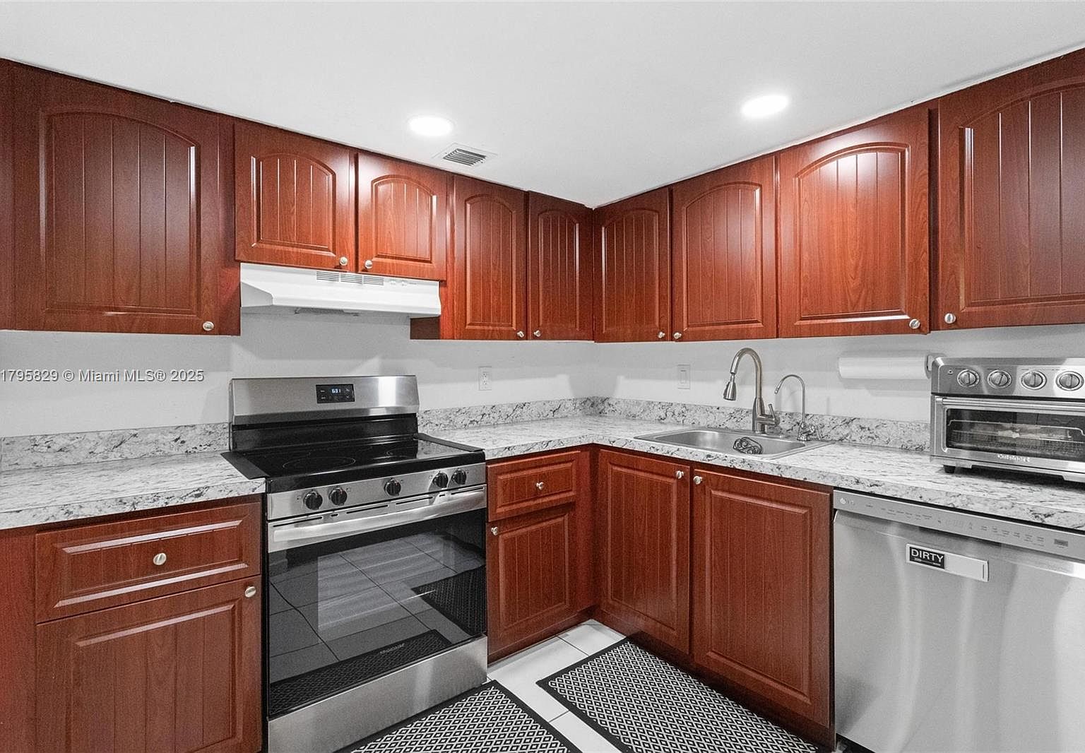 7021 Environ Blvd APT 218