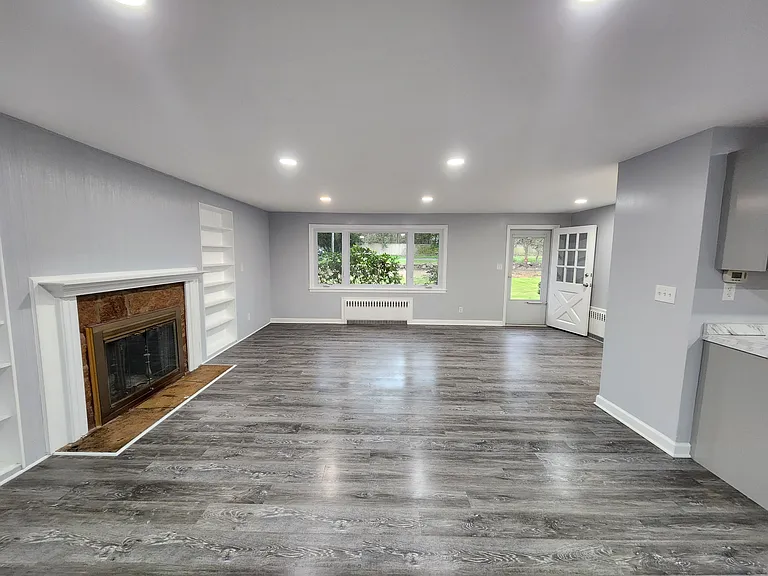 1751 S Main St — Photo 5
