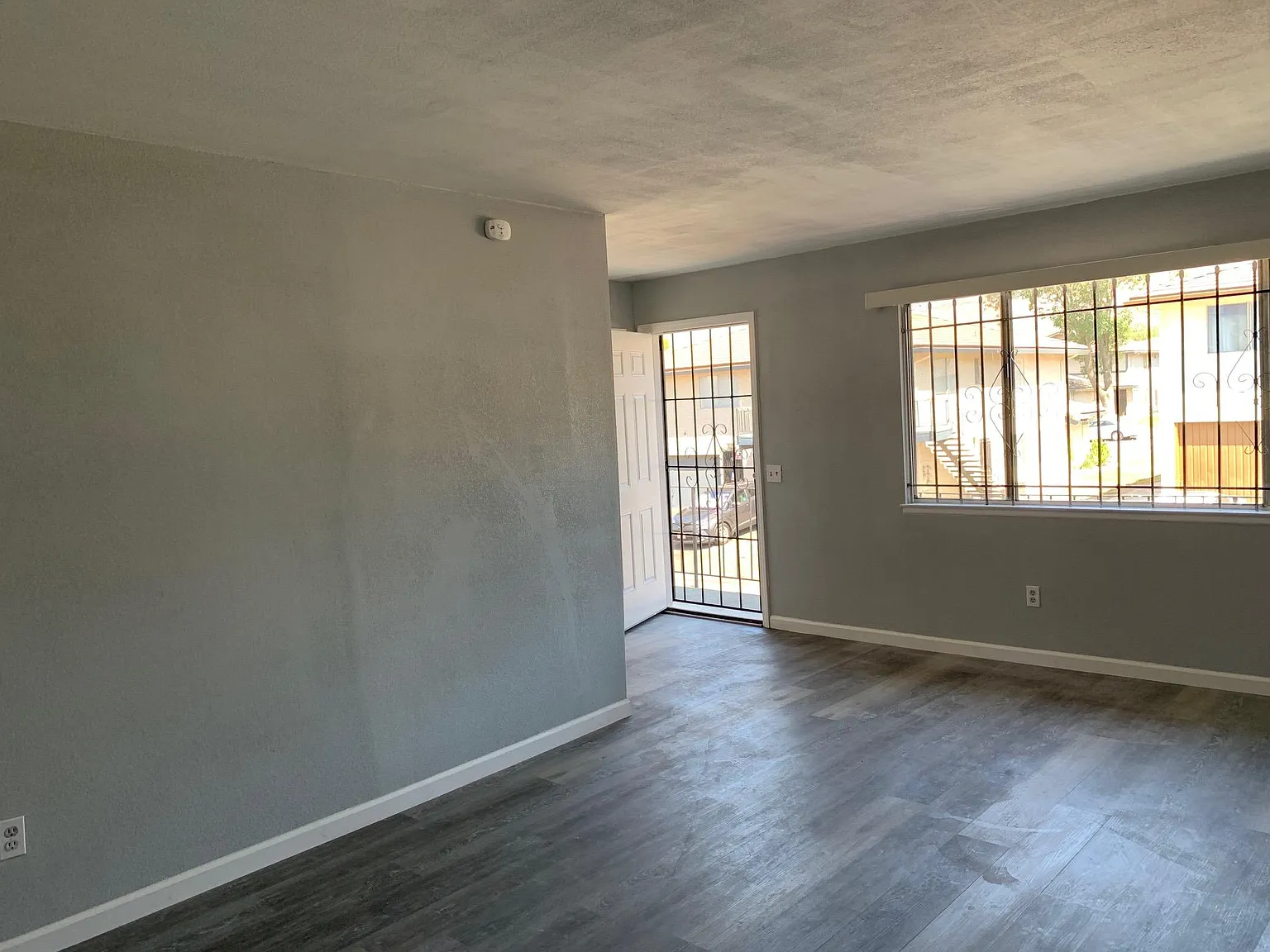 3500 Rainbow Lane — Photo 4
