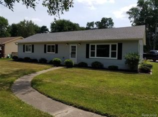 4059 Wilson Dr, Fort Gratiot, MI 48059