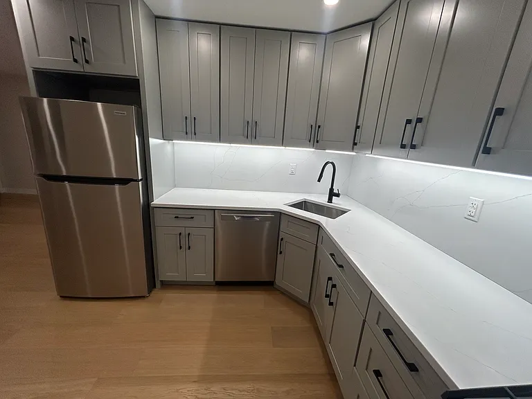 33 Gower St #2 — Photo 9