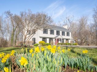 4891 Drake Rd, Cincinnati, OH 45243