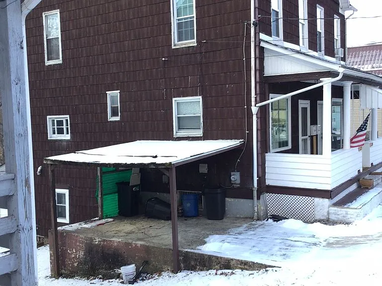 520 Woodvale Ave — Photo 2