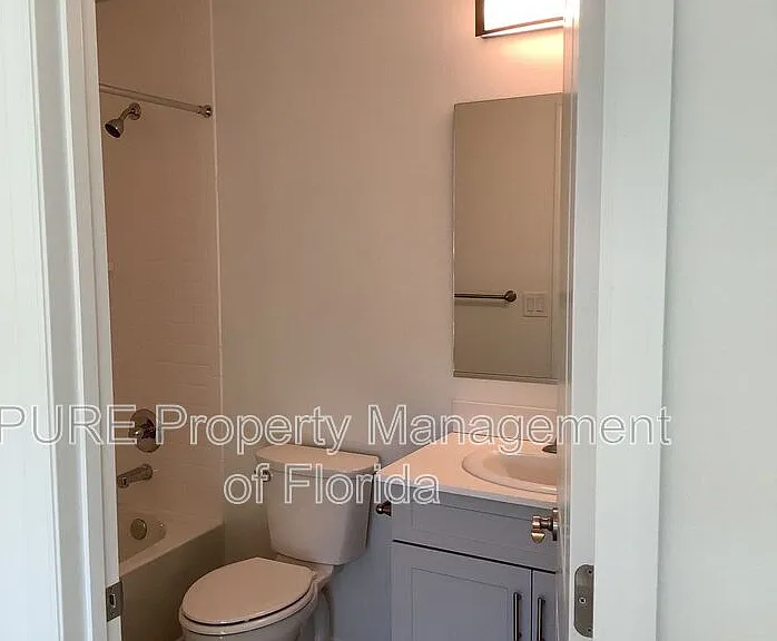 710 NE 4th St #102 — Photo 16