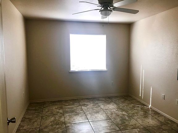 5th image of 594 Lomaland Dr #1