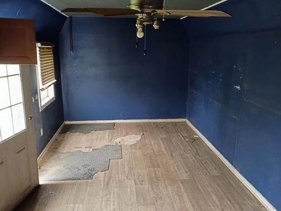 2nd image of 1576 Barrywood Cir W