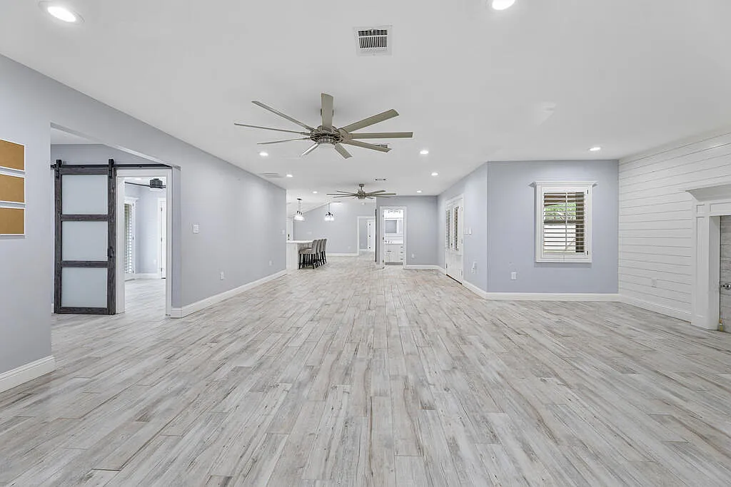 4 bed, 2.5 bath, 2881 sqft, $4,500 — Photo 4