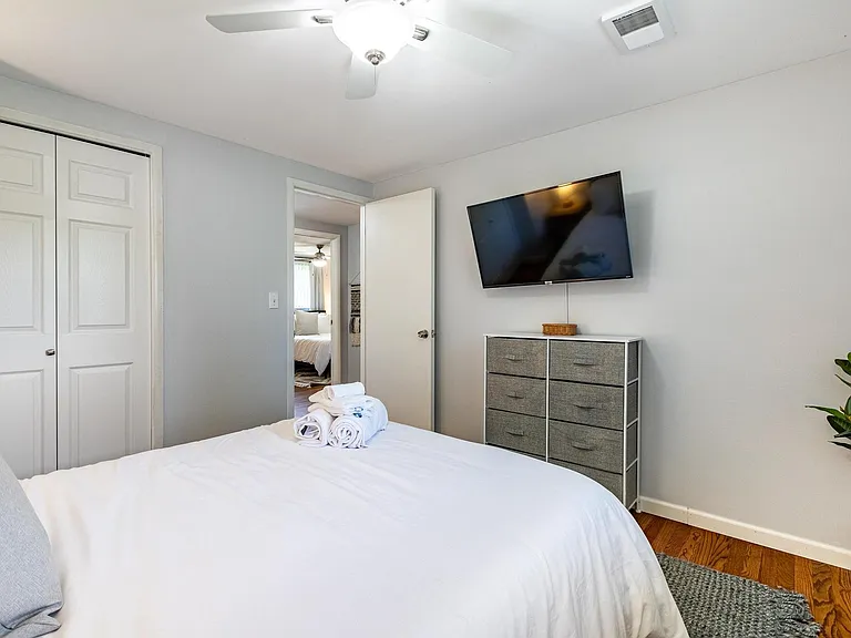8743 Leslie Dr — Photo 27