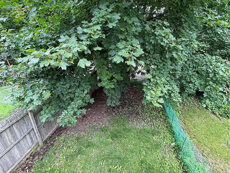 149 E High St — Photo 11