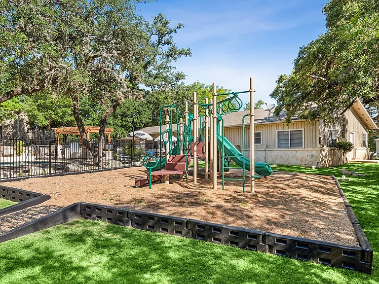Crosspoint Oaks at Boerne — Photo 33