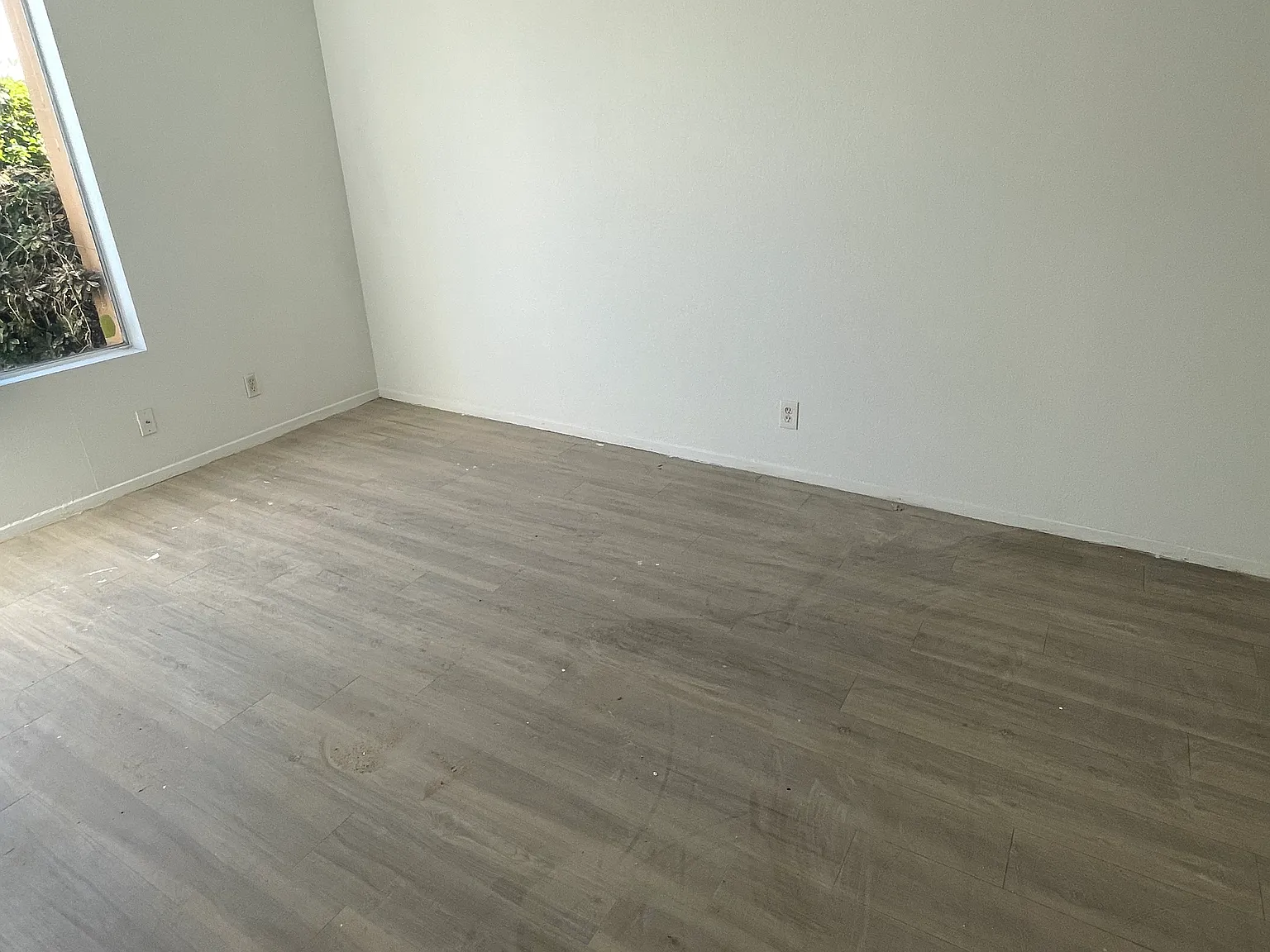 2 bed, 840 sqft, $1,300 — Photo 1