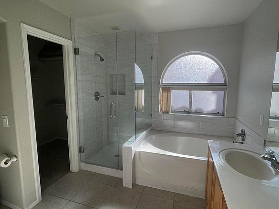 5th image of 4522 W Laredo St