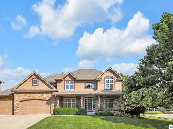10149 Edward St, La Vista, NE 68128