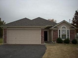 6921 Highgrove Rd, Grandview, MO 64030