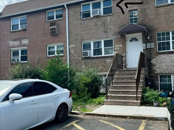 255 College Dr, Edison, NJ 08817