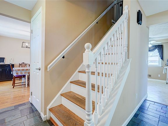 5th image of 110 True Hickory Dr