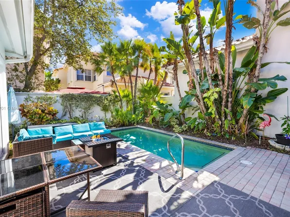 1437 Mariner Way, Hollywood, FL 33019