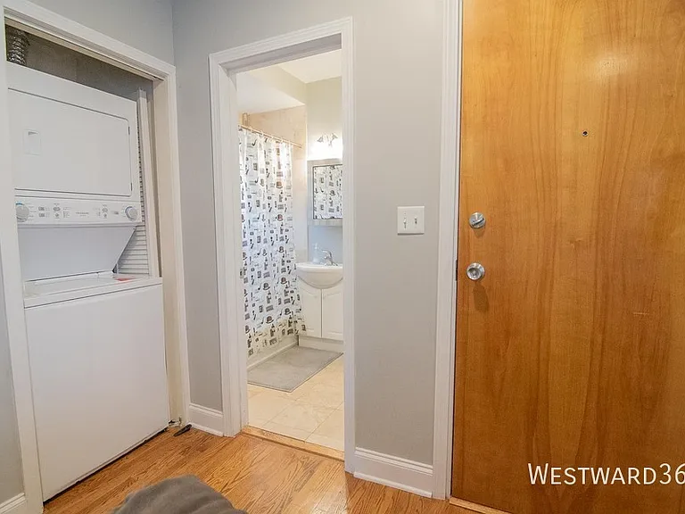 4330 N Sacramento Ave #2E — Photo 11