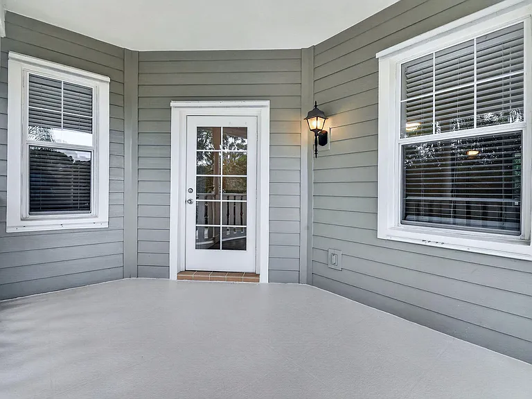 303 Caravelle Dr — Photo 47