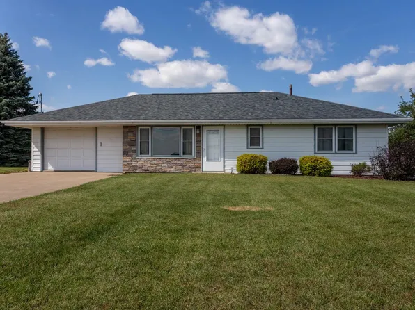 14829 Ryan Rd, Peosta, IA 52068
