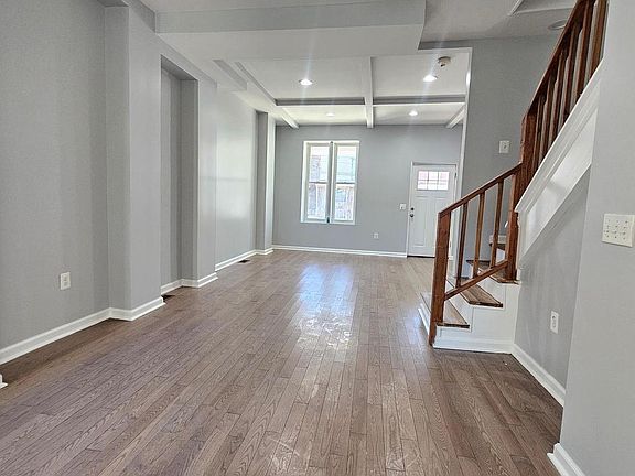 4th image of 343 Crescent St