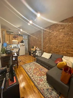 Rented by R New York | media 11