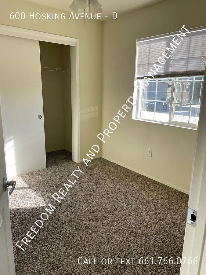 3 bed, 2.0 bath, 1059 sqft, $1,800 — Photo 4