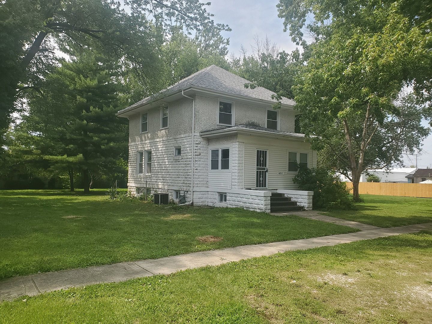 401 N Locust St, Onarga, IL 60955 Zillow