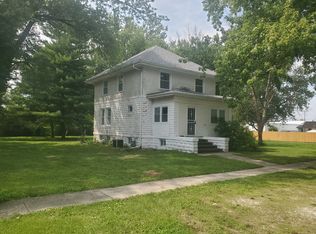 401 N Locust St, Onarga, IL 60955