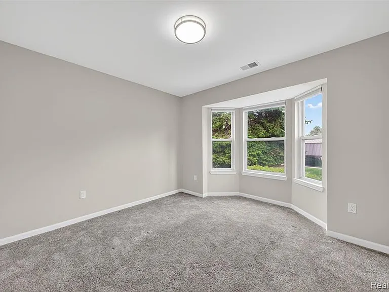 44393 Sunnyside Dr — Photo 17