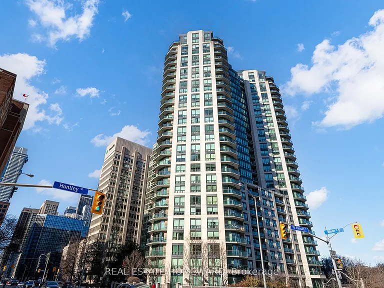 300 Bloor St E #611 — Photo 1