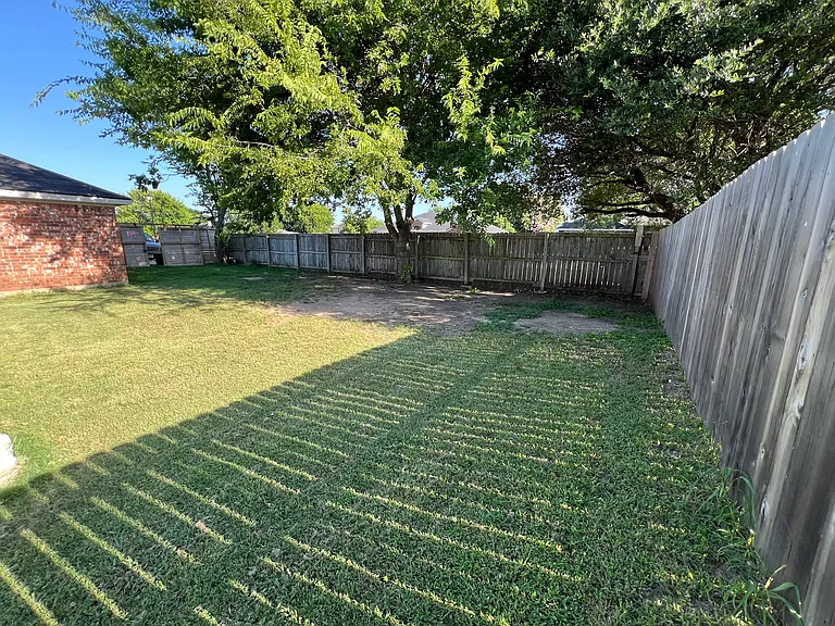 5009 Joseph Dr — Photo 38