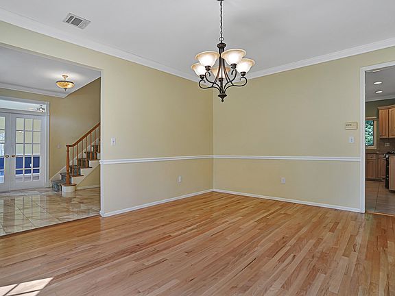 Very spacious Dining Room