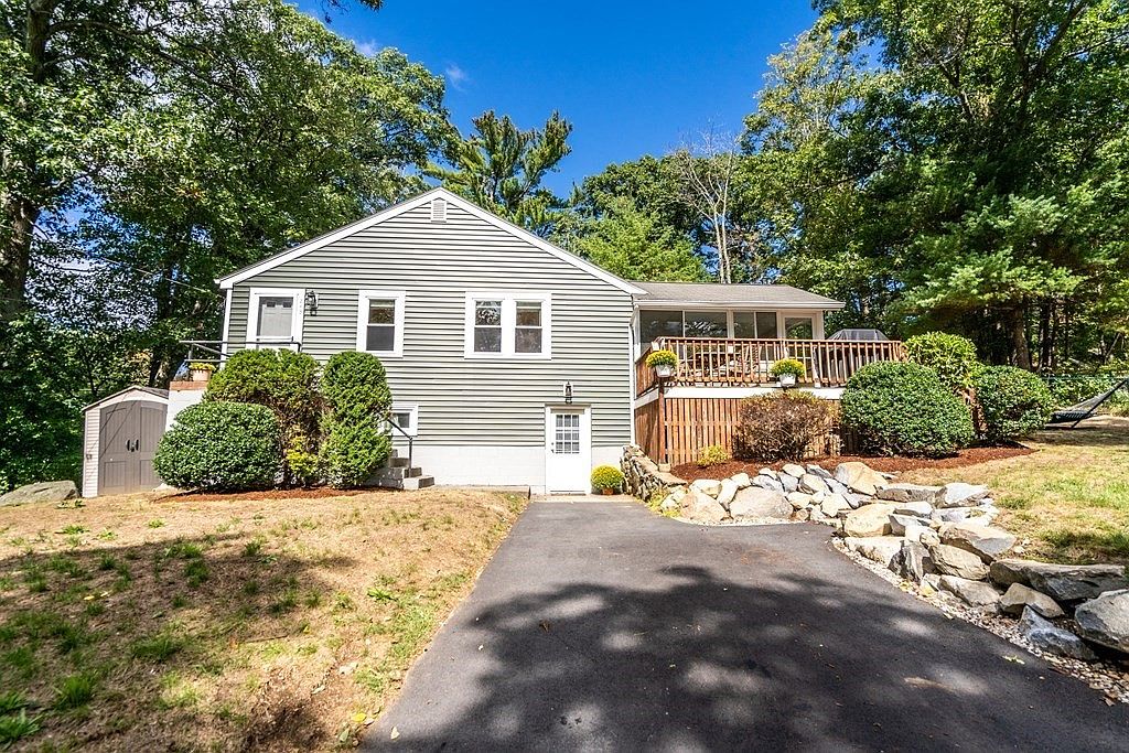 243 Haverhill St, North Reading, MA 01864 Zillow