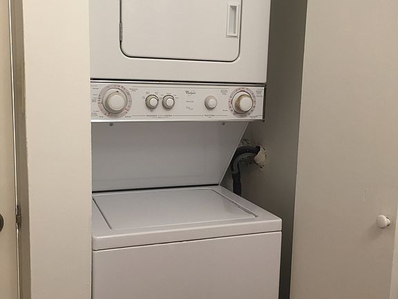 Washer/Dryer in Unit