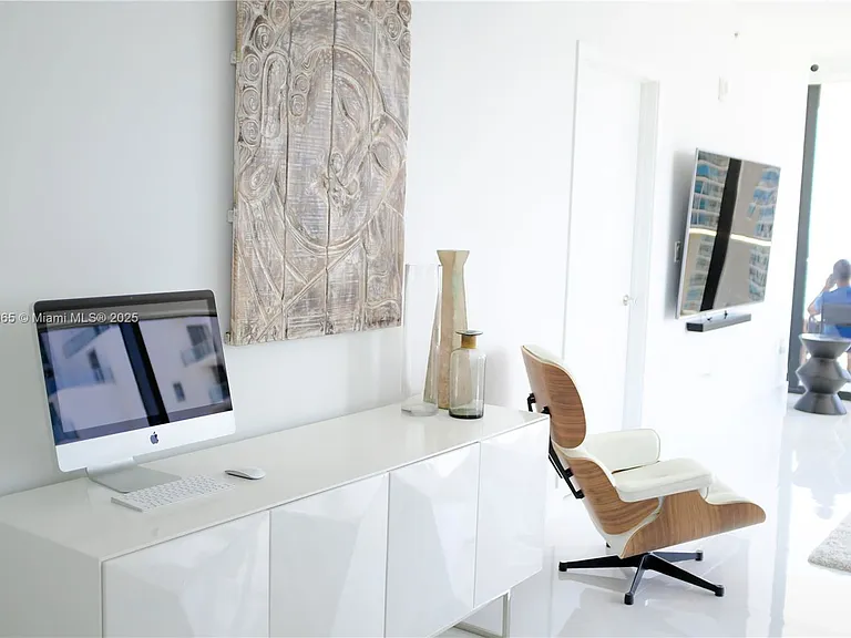 1010 Brickell Ave #4205 — Photo 3