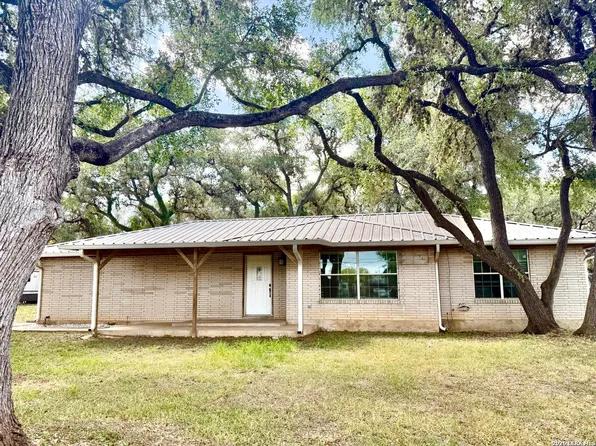 170 White, Beeville, TX 78102