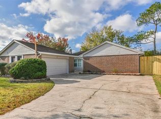 10118 Charmont Rd, La Porte, TX 77571