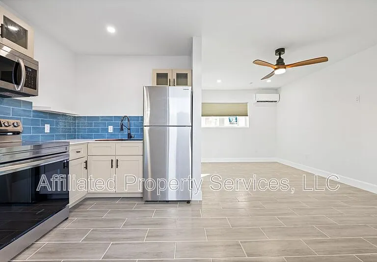 3012 Broadway #104 — Photo 7