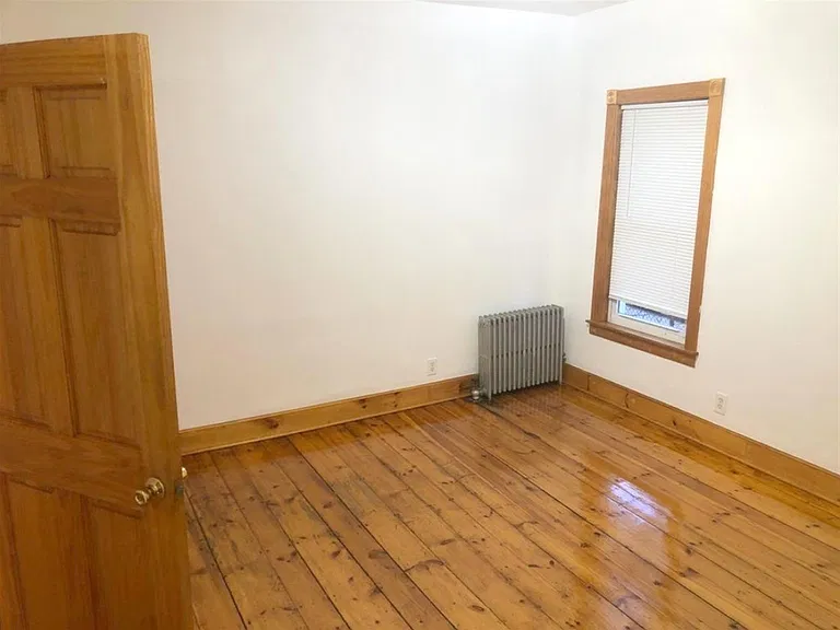 189 Lowell St #2 — Photo 6