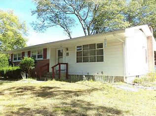 11 Colvintown Rd, Coventry, RI 02816