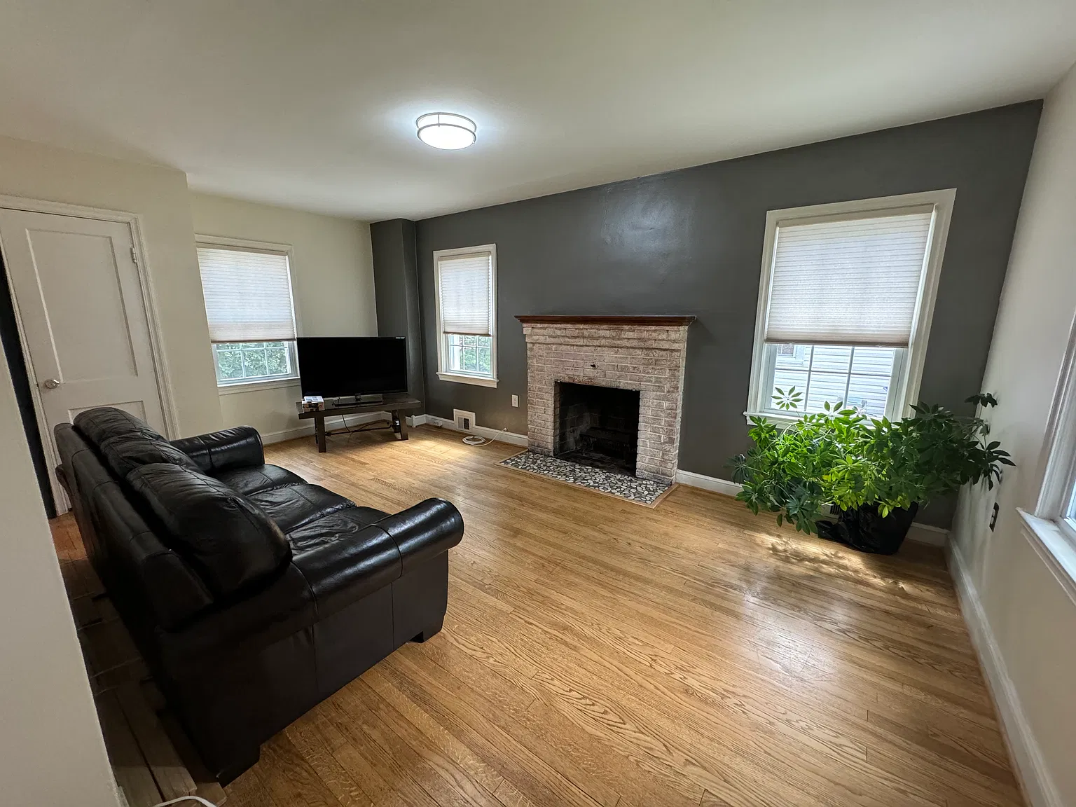 3 bed, 1740 sqft, $3,300 — Photo 2
